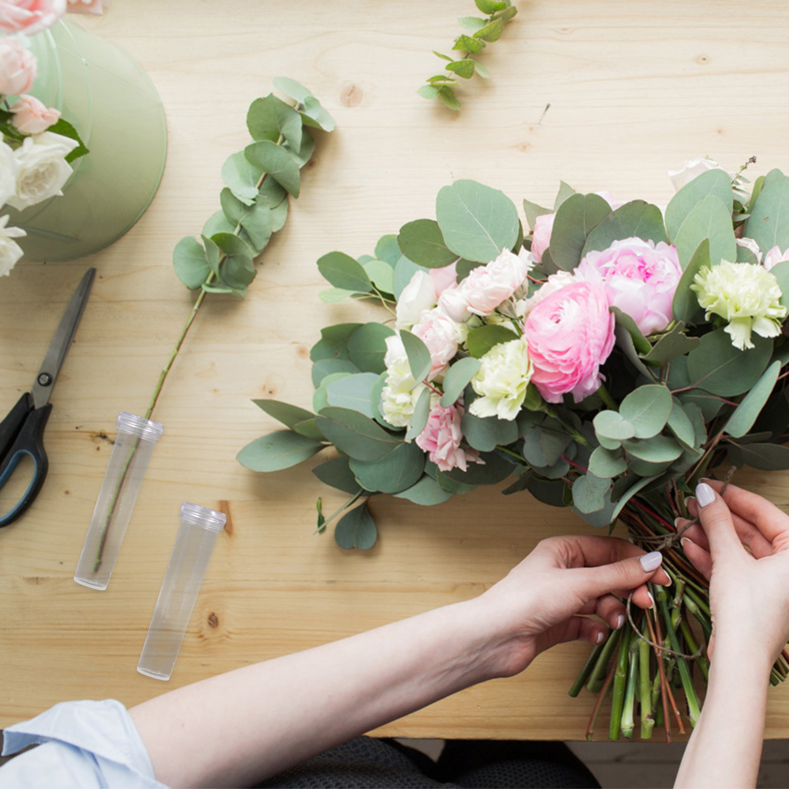 Florist Flower Supply - 50 ชิ้น หลอดน้ำสำหรับดอกไม้ หลอดบำรุงดอกไม้พลาสติกที่เป็นมิตรต่อสิ่งแวดล้อม สำหรับอุปกรณ์จัดดอกไม้ ช่วยรักษาความสดใหม่ของดอกไม้ได้ยาวนาน